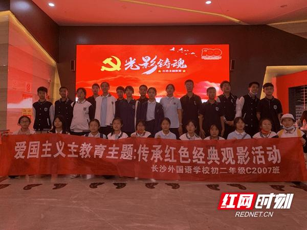 照顾小兔宝宝